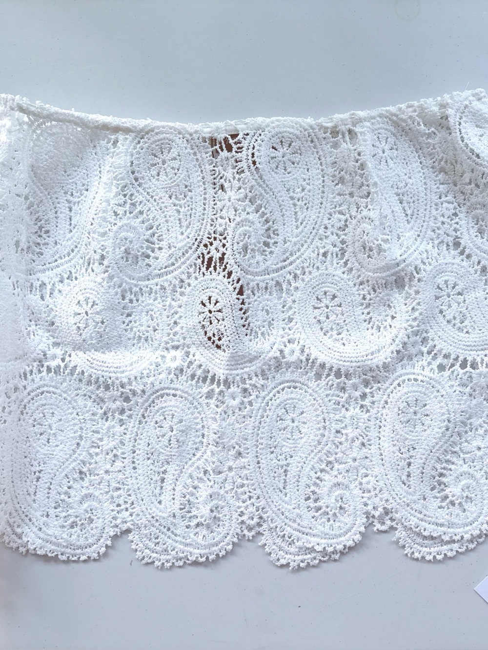 PrettyLittleThing White Paisley Crochet Micro Mini Skirt — Size 6 NWT
